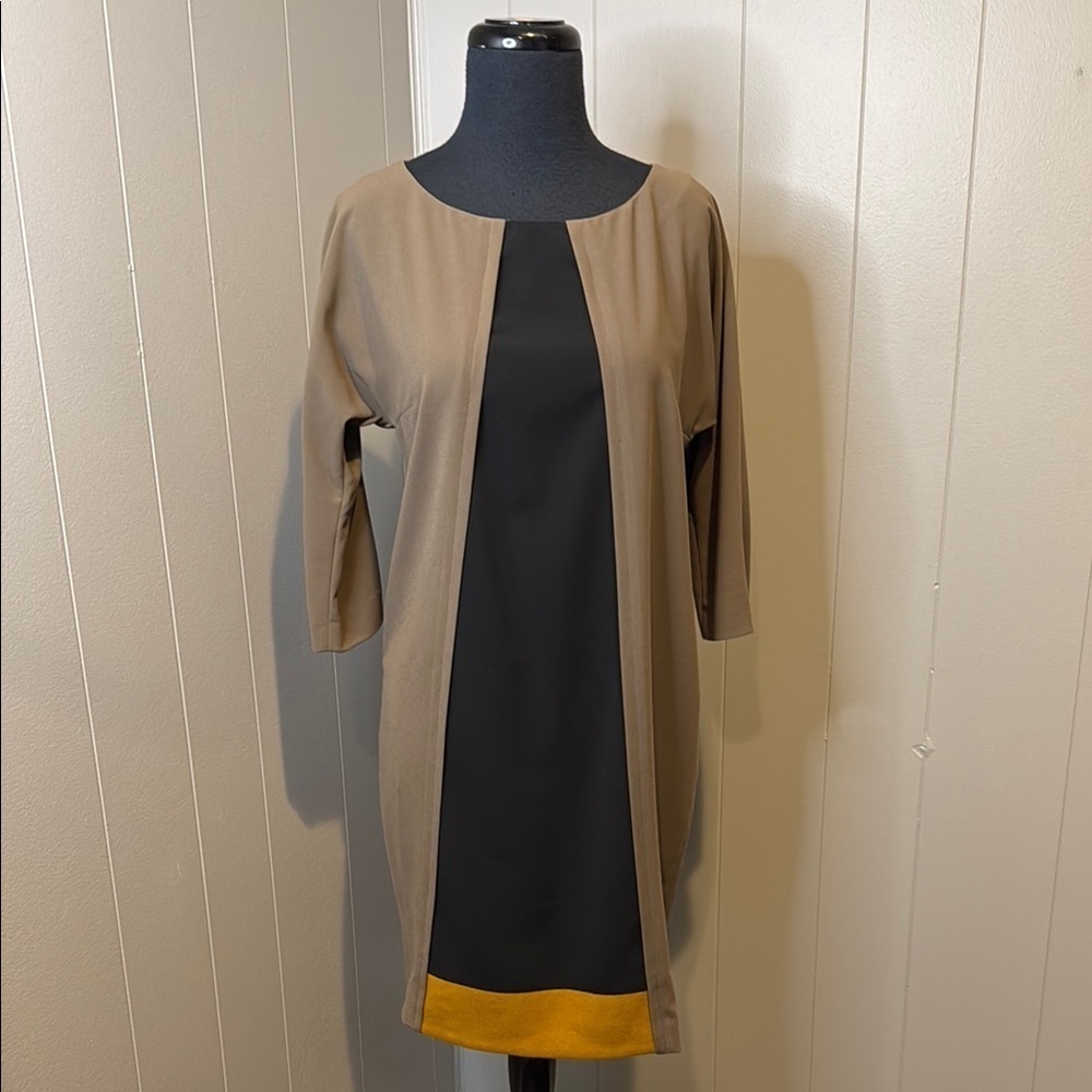 Pier Antonio Gaspari Women’s 40/8 Tan and Black Sheath Dress with 3/4 Sleeves